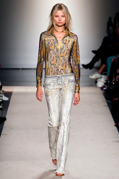 Look 27